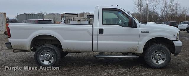 Image of Ford F-250 equipment image 3