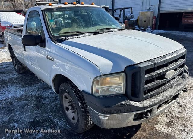 Image of Ford F-250 equipment image 2