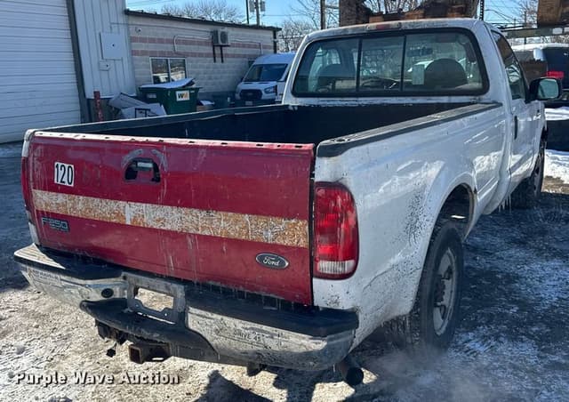 Image of Ford F-250 equipment image 4