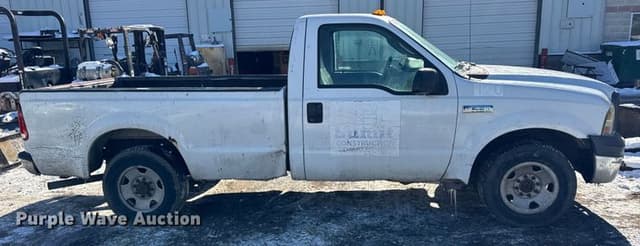 Image of Ford F-250 equipment image 3