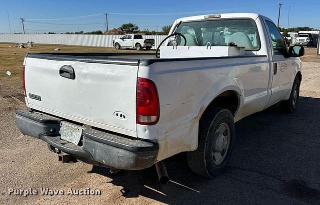 Image of Ford F-250 equipment image 4