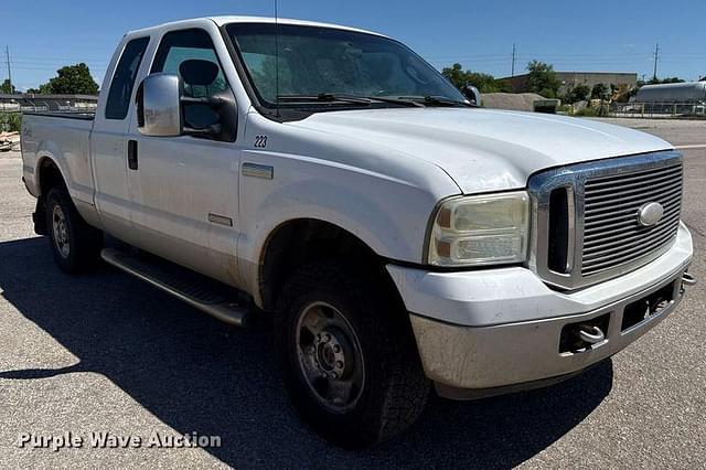 Image of Ford F-250 equipment image 2