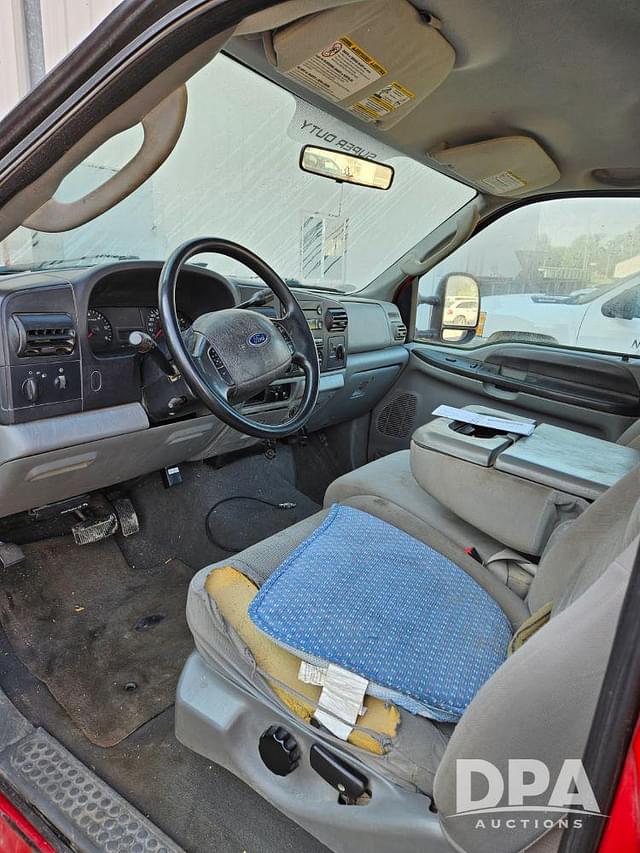 Image of Ford F-250 equipment image 4