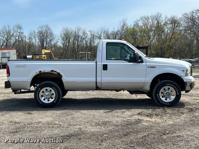 Image of Ford F-250 equipment image 3