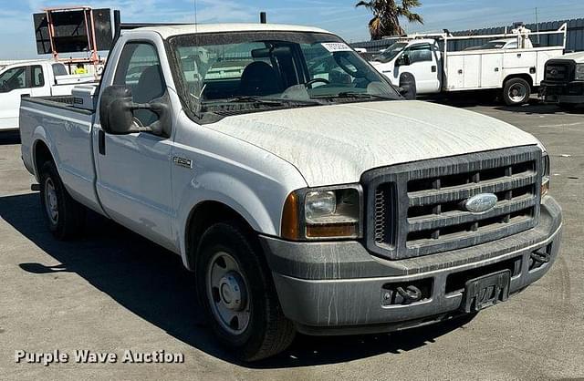 Image of Ford F-250 equipment image 2