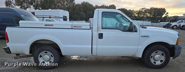 Image of Ford F-250 equipment image 3