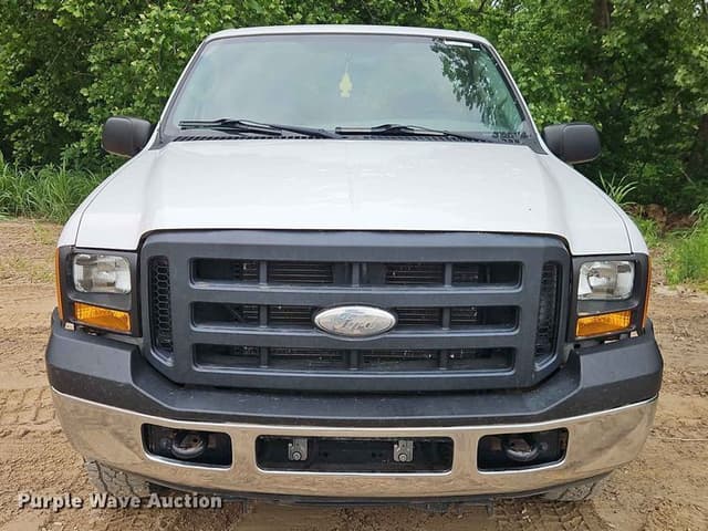 Image of Ford F-250 equipment image 1