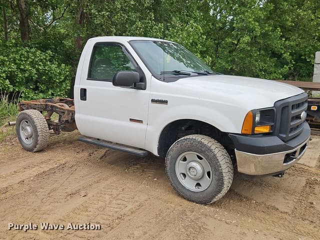 Image of Ford F-250 equipment image 2