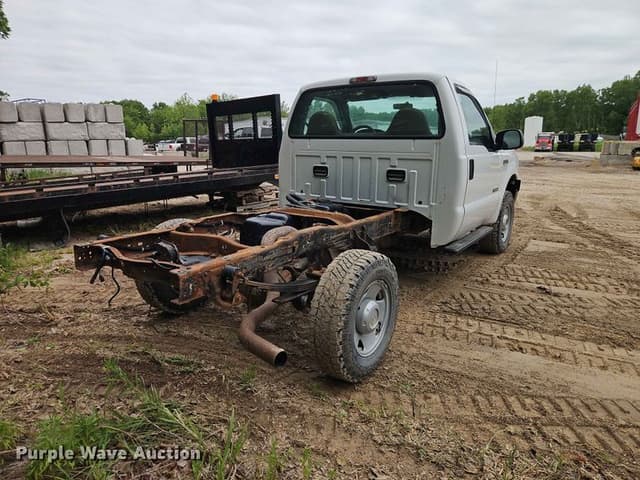 Image of Ford F-250 equipment image 4