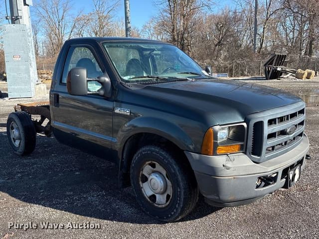 Image of Ford F-250 equipment image 2