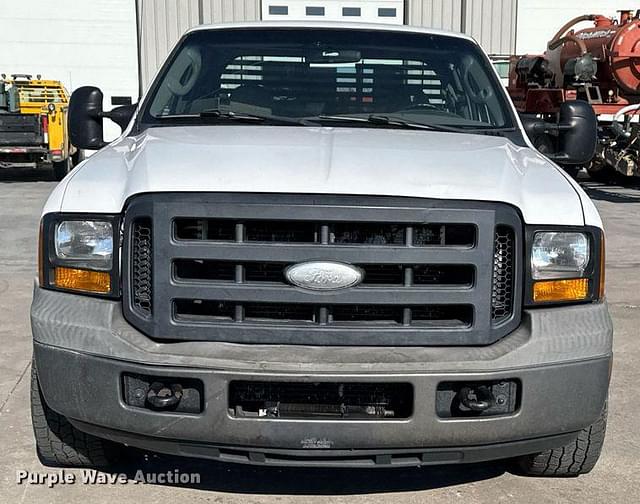 Image of Ford F-250 equipment image 1