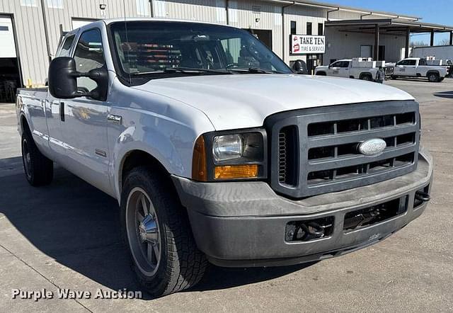 Image of Ford F-250 equipment image 2