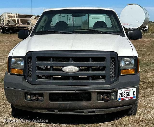 Image of Ford F-250 equipment image 1