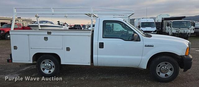 Image of Ford F-250 equipment image 3