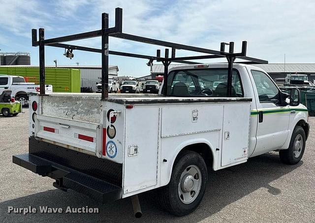 Image of Ford F-250 equipment image 4