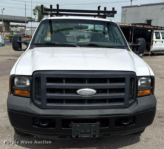 Image of Ford F-250 equipment image 1
