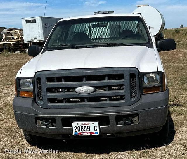 Image of Ford F-250 equipment image 1