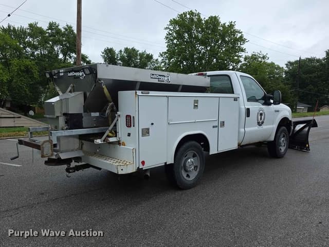 Image of Ford F-250 equipment image 4
