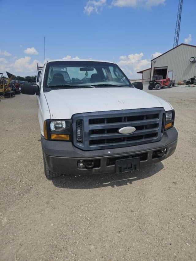 Image of Ford F-250 equipment image 2