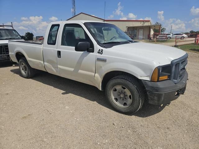 Image of Ford F-250 equipment image 3