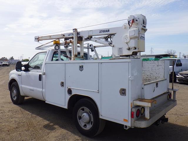 Image of Ford F-250 equipment image 3