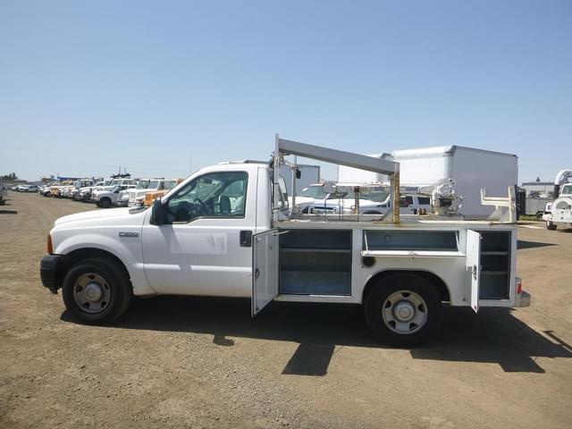 Image of Ford F-250 equipment image 4