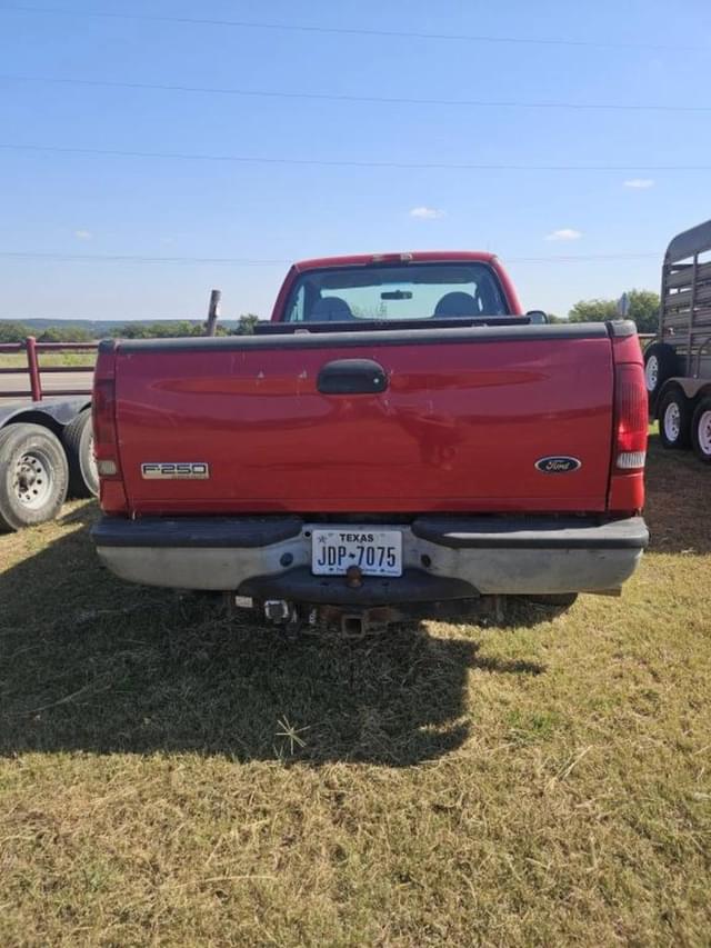 Image of Ford F-250 equipment image 4