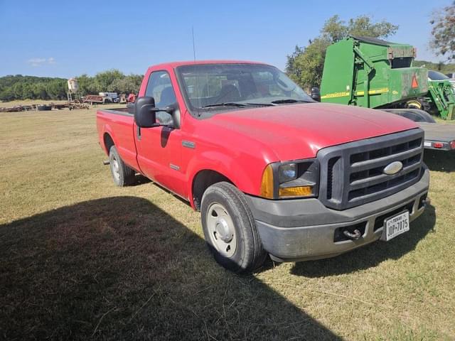 Image of Ford F-250 equipment image 2