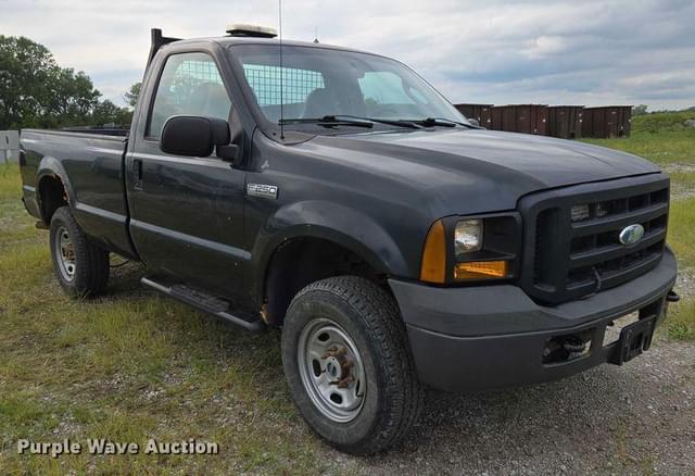 Image of Ford F-250 equipment image 2