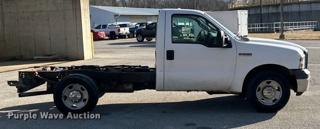 Image of Ford F-250 equipment image 3