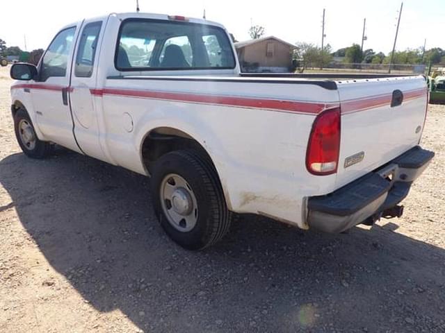 Image of Ford F-250 equipment image 3