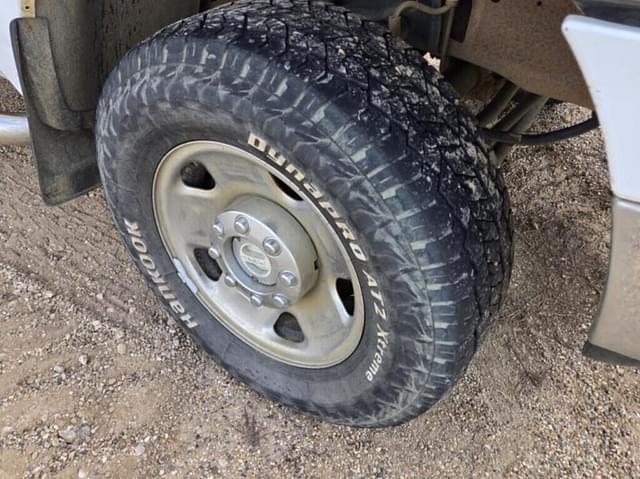 Image of Ford F-250 equipment image 3