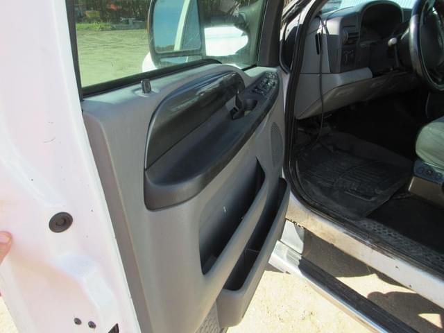 Image of Ford F-250 equipment image 3