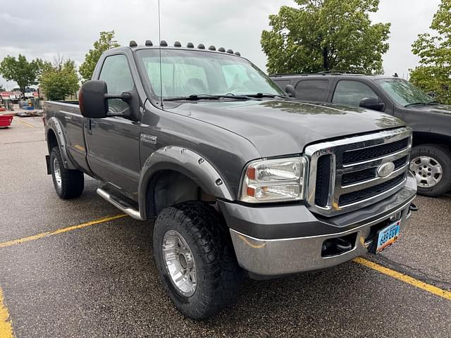 Image of Ford F-250 equipment image 2