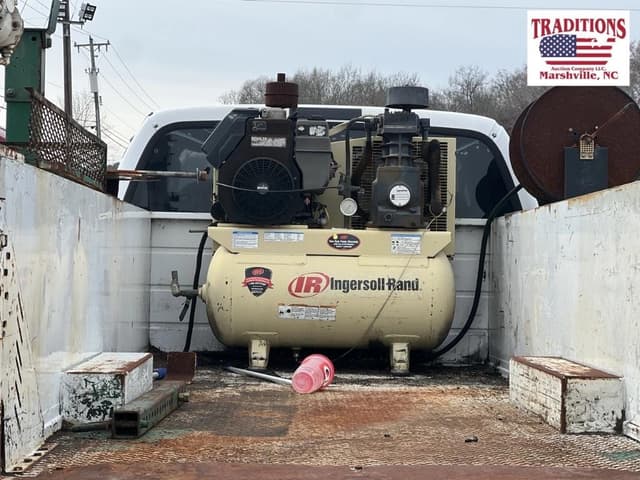 Image of Ford F-350 equipment image 2