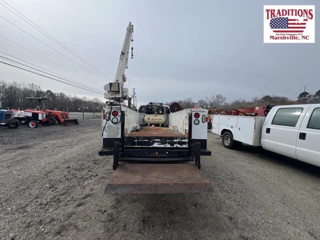 Image of Ford F-350 equipment image 1