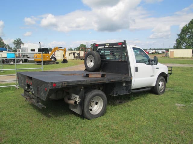 Image of Ford F-350 equipment image 2