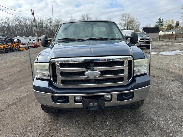 Image of Ford F-350 equipment image 1