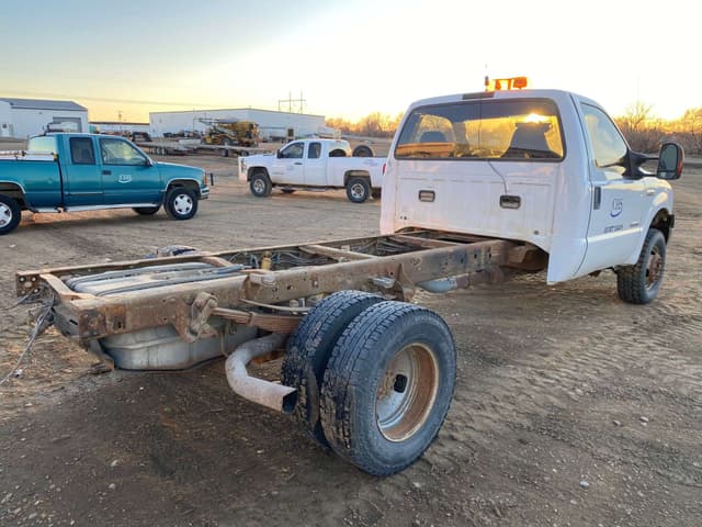 Image of Ford F-350 equipment image 3