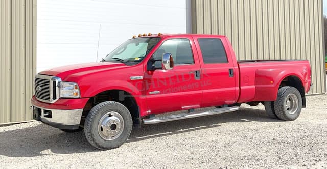 Image of Ford F-350 equipment image 1
