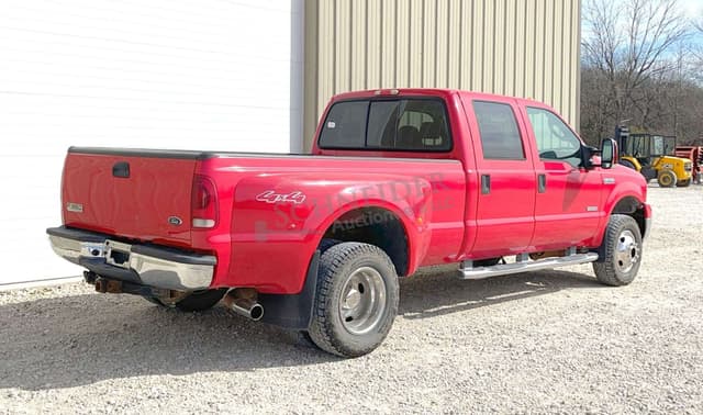 Image of Ford F-350 equipment image 4