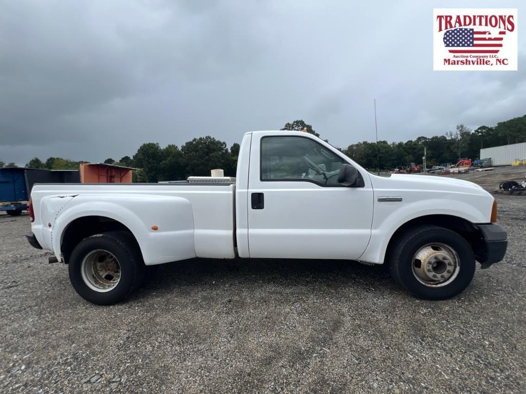 Image of Ford F-350 Primary image