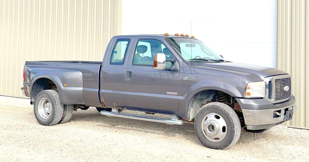 Image of Ford F-350 Primary image