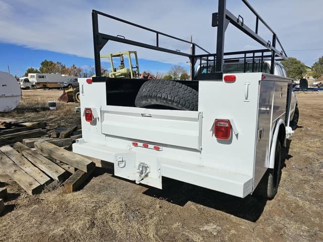 Image of Ford F-350 equipment image 2