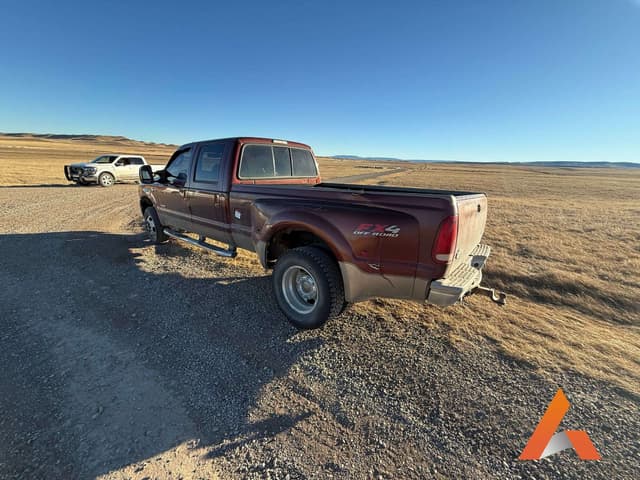 Image of Ford F-350 equipment image 3