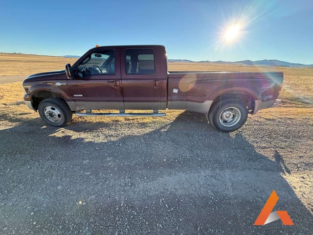 Image of Ford F-350 equipment image 2