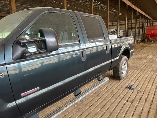 Image of Ford F-350 equipment image 3