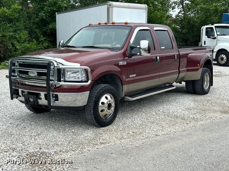 2006 Ford F-350 Equipment Image0