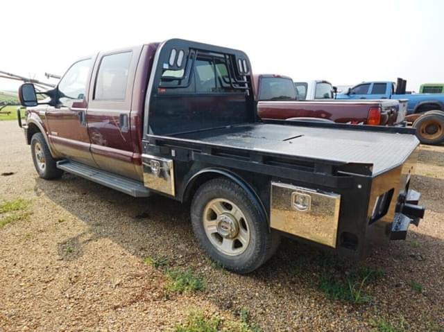 Image of Ford F-350 equipment image 3