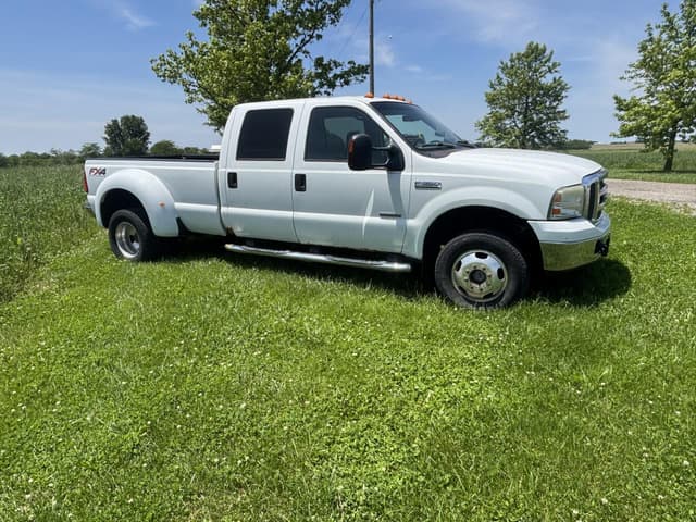 Image of Ford F-350 equipment image 1